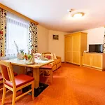 Apartman Garni Tyola *