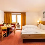 Garni Tyola Apartman Ischgl