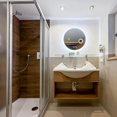 Garni Tyola Apartamento