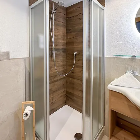 Garni Tyola Apartamento